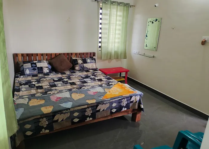 Shivadivya Homestay Hampi