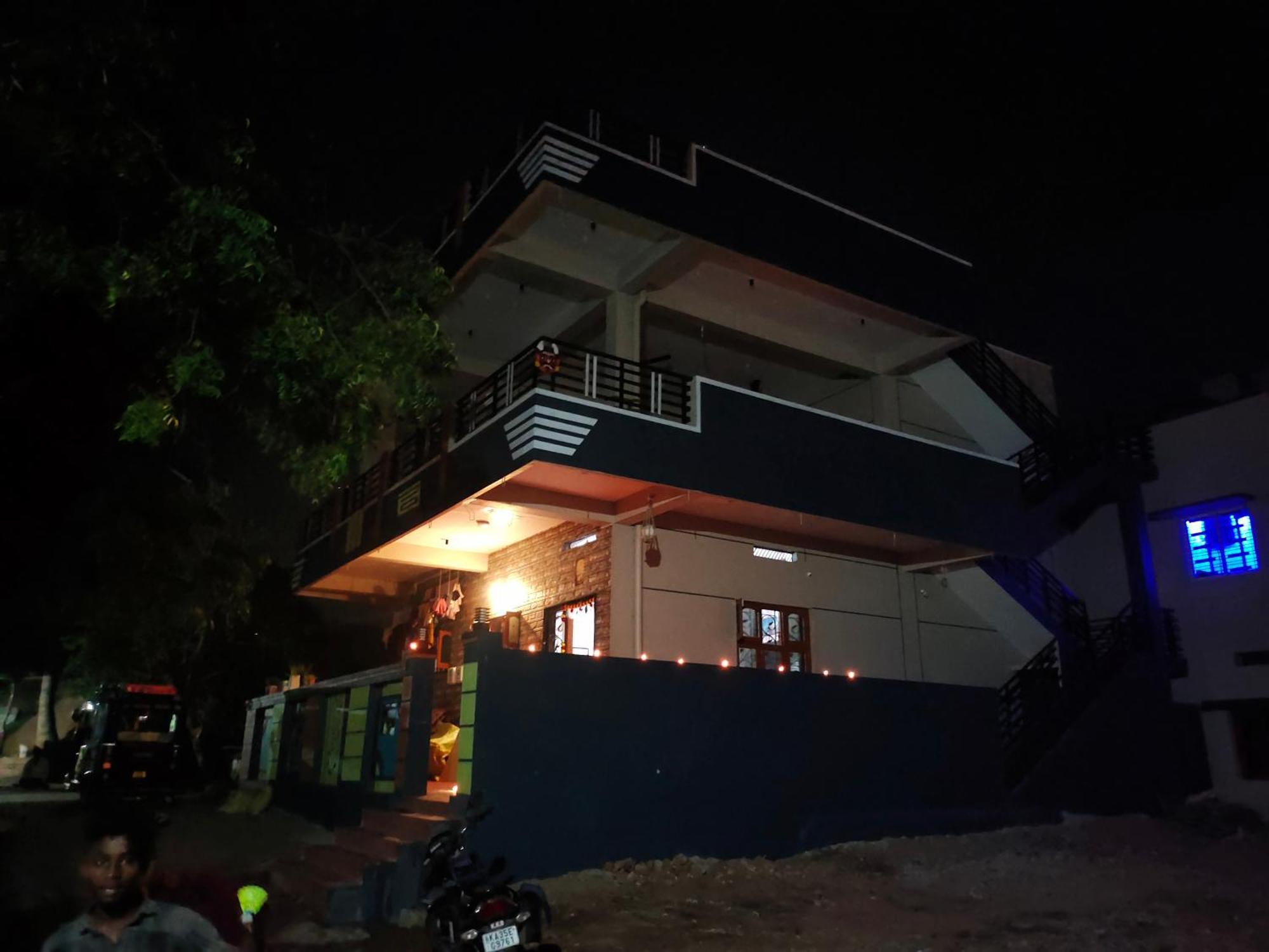 Shivadivya Homestay Hampi
